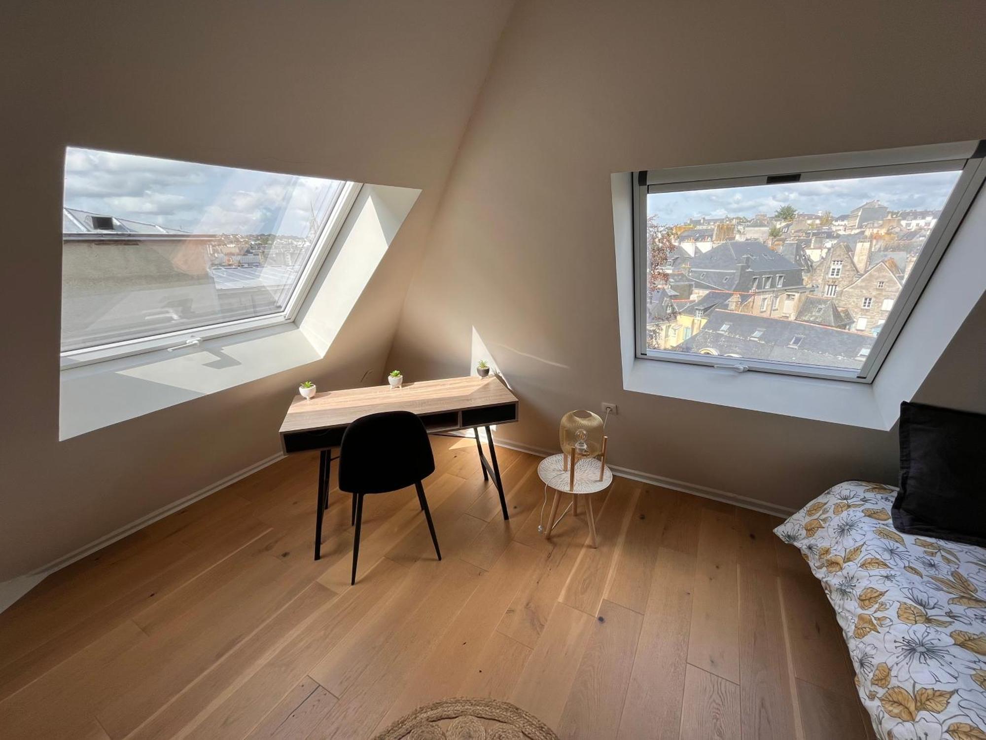 Le Nid Des Quais - Vue Panoramique Au Coeur De La Ville - Wifi - Entree Autonome 坎佩尔 外观 照片